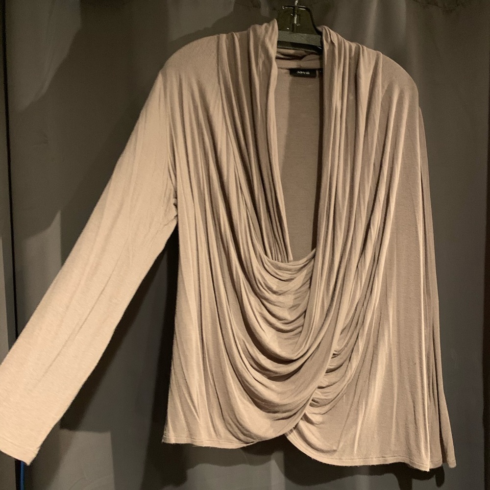 Apt. 9. Size Large